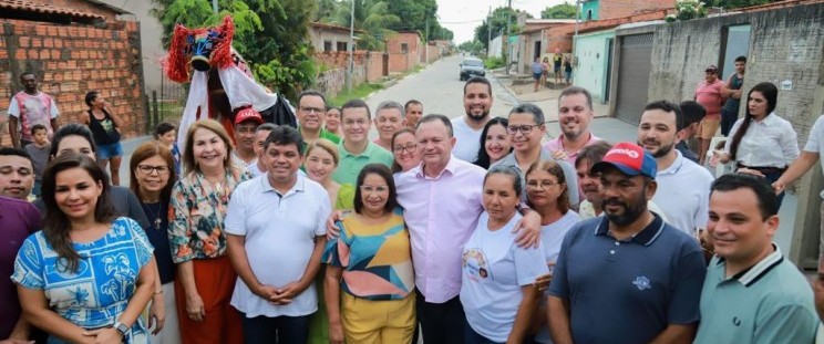 O governador Carlos Brandão cumpriu uma extensa agenda de entregas, visitas e inaugurações de obras no município de Paço do Lumiar que, neste sábado (14), completa 62 anos de emancipação política.

A ação objetiva fortalecer os trabalhos nas áreas de mobilidade urbana, recreação e lazer, de esporte, regularização fundiária e de apoio à agricultura, além de potencializar a política de municipalismo da gestão estadual.