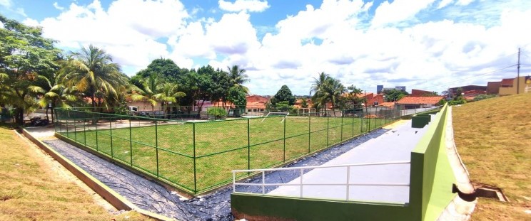 Na capital maranhense, as obras de construção da Arena Vila Sete de Setembro seguem em ritmo acelerado e a previsão de inauguração é ainda para este mês de março. A ação está sendo executada pelo Governo do Estado, por meio da Secretaria das Cidades e Desenvolvimento Urbano (Secid). Com investimentos do Tesouro Estadual, a iniciativa faz parte de projeto de construção e revitalização dos espaços públicos que está contemplando diversos bairros da capital maranhenses e do interior do estado.