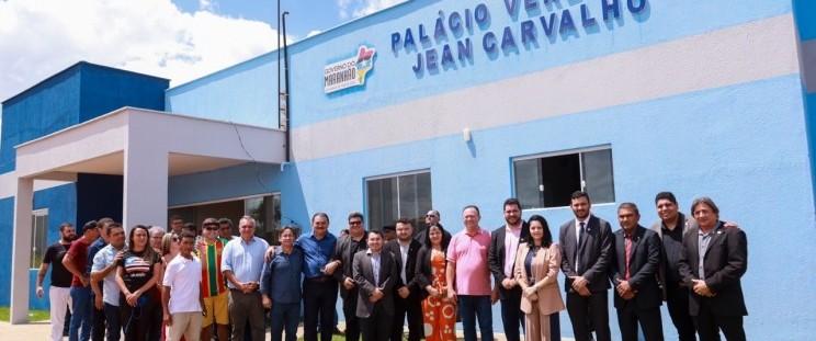 Nesta segunda-feira (26) o governador Carlos Brandão participou de ampla agenda de entregas nos municípios de Presidente Dutra e São Mateus. 

“Estamos muito felizes com esse dia de muitas inaugurações nas cidades de São Mateus e Presidente Dutra. Primeiro, em Presidente Dutra, onde entregamos o novo prédio da Câmara de Vereadores. Depois em São Mateus, onde comemoramos os 61 anos de emancipação política do município. Aproveitamos para visitar o Hospital em São Mateus e entregar o VIVA Procon, obras do Governo. Essas parcerias dão certo e serão cada vez mais fortalecidas”, assegurou o governador Carlos Brandão.