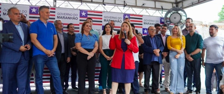 A população do Tibiri, bairro localizado na zona rural de São Luís, recebeu, nesta quinta-feira (16), um novo complexo esportivo e educacional da comunidade. A intervenção faz parte do projeto de revitalização de praças e espaços públicos, coordenado pela Secretaria de Estado das Cidades e Desenvolvimento Urbano (Secid) e foi entregue pela governadora em exercício, a deputada estadual, Iracema Vale.