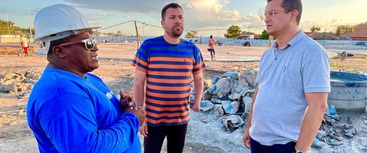 O Governo do Estado, por meio da Secretaria das Cidades e Desenvolvimento Urbano (Secid), está construindo a Praça de Eventos do município de Penalva. O novo equipamento público está em fase de finalização e visa assegurar um local adequado para a realização de grandes eventos, lazer, prática de atividades físicas e convivência comunitária, além de estimular o desenvolvimento econômico e cultural na região. A previsão é que os trabalhos sejam concluídos neste mês.