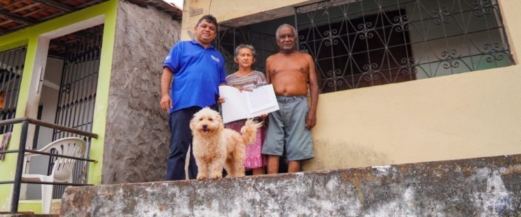 A Secretaria de Estado das Cidades e Desenvolvimento Urbano (Secid) entregou, desde o início de 2021, 4.313 títulos de propriedade de imóveis a famílias maranhenses. O Programa de Regularização Fundiária garante a titulação definitiva da propriedade, assegurando o direito à moradia, mais dignidade e qualidade de vida, segurança jurídica e acesso aos serviços públicos.