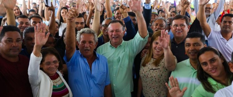 O governador Carlos Brandão esteve na cidade, nesta sexta-feira (17), para inaugurar a obra ao lado do prefeito de Tutóia, Raimundo Baquil, conhecido entre a população como Diringa.