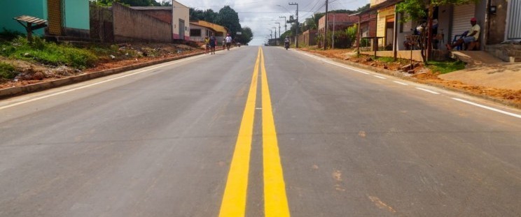 Neste mês de fevereiro, o Governo do Maranhão, por intermédio da Secretaria de Estado das Cidades e Desenvolvimento Urbano (Secid), finalizou as ações de pavimentação asfáltica nos municípios de Duque Bacelar, Rosário, Coelho Neto, Paulo Ramos, Olinda Nova do Maranhão, Santo Amaro, São José de Ribamar e Raposa. A iniciativa integra o Programa Mais Asfalto e tem o objetivo de garantir mobilidade, trafegabilidade, segurança viária, assegurando o direito de ir e vir para os moradores das localidades onde as obras são executadas, bem como promover o desenvolvimento social e econômico nos municípios.