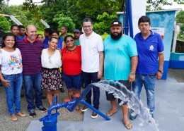 O Governo do Maranhão entregou, na última sexta-feira (31) e sábado (1º), uma série de obras de saneamento e mobilidade em bairros do município de São Luís. A agenda iniciou pela manhã de sexta-feira (31), com a inauguração de um Sistema de Abastecimento de Água (SAA) no residencial Piancó VII, na região Itaqui Bacanga. Já à tarde, o roteiro seguiu para zona rural da cidade, com a entrega de uma passarela na Vila Itamar e um pontilhão em Pedrinhas. Na manhã de sábado (1º), foi inaugurado um novo Sistema de Abastecimento de Água na comunidade Tajaçuaba.