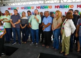 O governador Carlos Brandão esteve na cidade, nesta sexta-feira (17), para inaugurar a obra ao lado do prefeito de Tutóia, Raimundo Baquil, conhecido entre a população como Diringa.